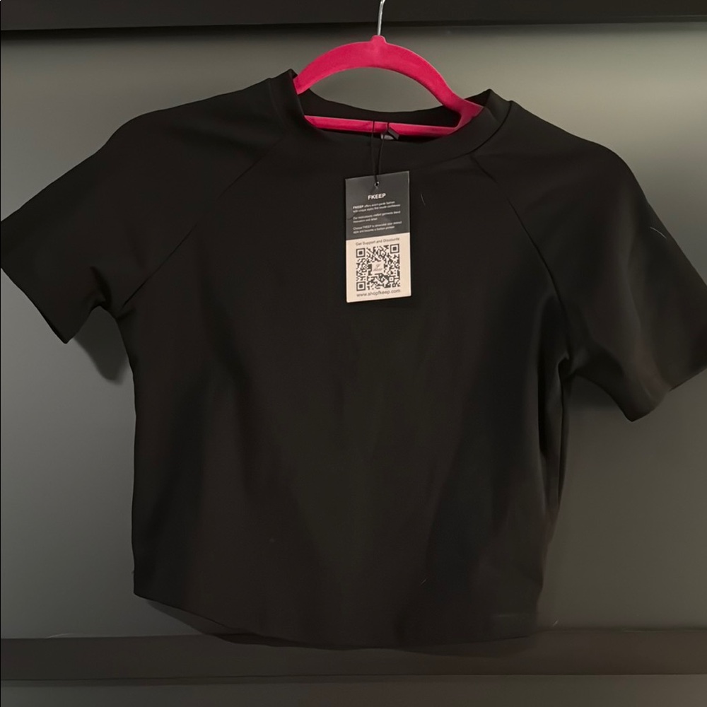 FKEEP Crop Black Top